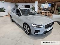 Używany Volvo V60 197 KM (144 kW) 2025 Szary Kombi