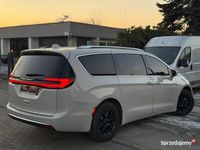 Używany Chrysler Pacifica 2021 Beżowy Minivan