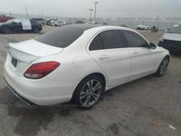 używany Mercedes C300 2017, 2.0L, uszkodzony tył