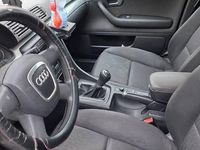 używany Audi A4 2.0 benzyna gaz bezwypadkowy orginlny lakierów oraz szyby