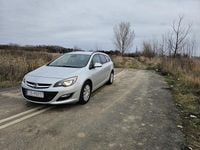 Używany Opel Astra 140 KM (102 kW) 2013 Srebrny Kombi