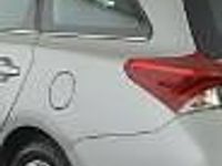 używany Toyota Auris Hybrid 1.8dm 100KM 2016r. 149 038km