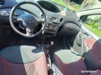 używany Toyota Yaris sport sprowadzona