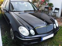 Używany Mercedes E220 Elegance 150 KM (110 kW) 2005 Czarny Sedan/Limuzyna