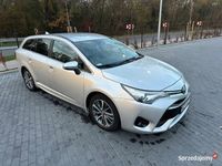 używany Toyota Avensis 