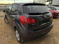 Używany Kia Venga 90 KM (66 kW) 2013 Czarny Hatchback