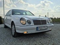 używany Mercedes E280 8 Benzyna
