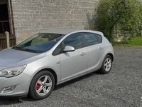 Używany Opel Astra 2010 Srebrny Hatchback