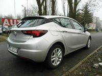Używany Opel Astra 101 KM (74 kW) 2017 Srebrny Hatchback