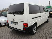 używany VW Caravelle 2.5dm 102KM 2000r. 497 000km