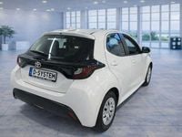 Używany Toyota Yaris 125 KM (91 kW) 2021 Biały Hatchback