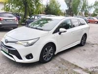 Używany Toyota Avensis Premium 143 KM (105 kW) 2016 Biały Sedan/Limuzyna