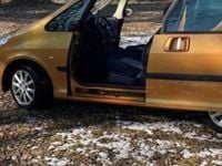 Używany Peugeot 1007 102 KM (75 kW) 2006 Złoty Minivan
