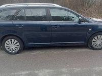 używany Toyota Avensis kombi