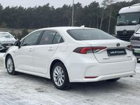 Używany Toyota Corolla Comfort 122 KM (89 kW) 2021 Biały Sedan/Limuzyna