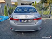 Używany Toyota Corolla 132 KM (97 kW) 2017 Srebrny Sedan/Limuzyna
