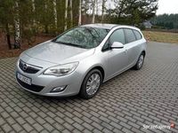 Używany Opel Astra 2011 Srebrny Kombi