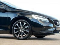 Używany Volvo V40 150 KM (110 kW) 2020 Czarny (metalik, perła) Kombi