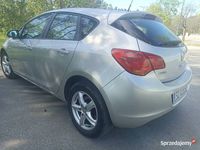 Używany Opel Astra 2010 Srebrny Hatchback