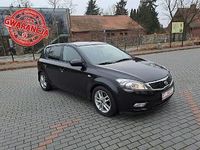 Używany Kia Ceed 90 KM (66 kW) 2011 Czarny Hatchback