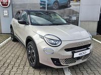 Nowe Fiat 600 La Prima 145 KM (106 kW) 2025 Lakier metalizowany kremowy cappucino z dachem w kolorze czarny cinema Hatchback
