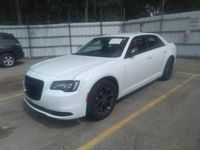 używany Chrysler 300C 3.6dm 292KM 2022r. 5 370km