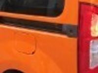 Używany Mercedes Citan 109 90 KM (66 kW) 2018 Pomarańczowy Kombi