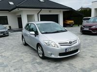 Używany Toyota Auris 132 KM (97 kW) 2010 Srebrny (metalik) Hatchback