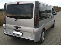 Używany Renault Trafic 2006 Srebrny Minivan