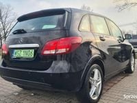 Używany Mercedes B250e 131 kW (179 KM) 2016 Czarny Minivan