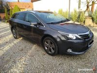 używany Toyota Avensis 