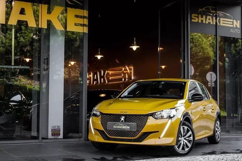 Amarelo Usado 2023 Peugeot e-208 Active Citadino | € 17.990 (Preço justo) - Imagem 1/4