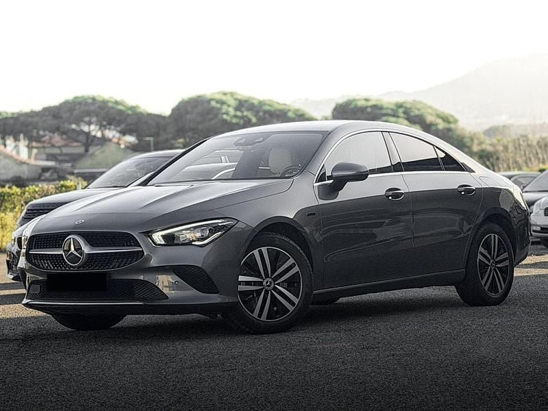 Cinza Usado 2021 Mercedes CLA250 Progressive Sedan | € 31.900 (Preço justo) - Imagem 1/4