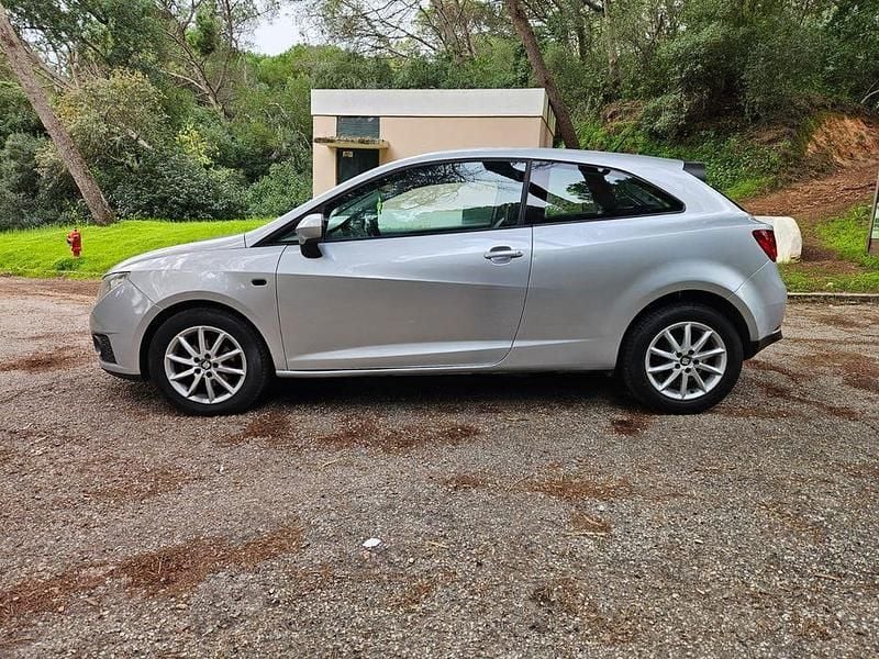 Usado Seat Ibiza 75 HP (55 kW) 2010