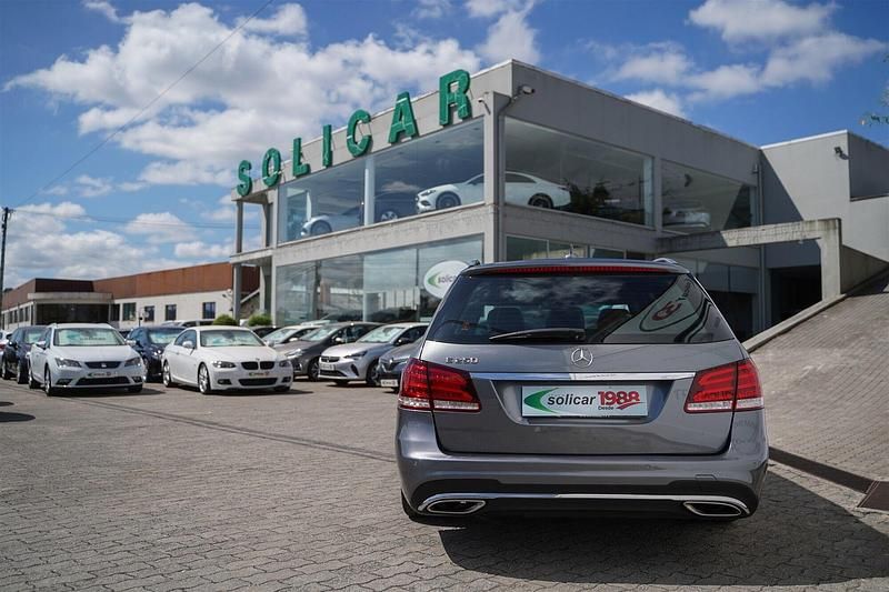 Usado Mercedes E250 AMG 204 HP (150 kW) 2016 Cinza Carrinha