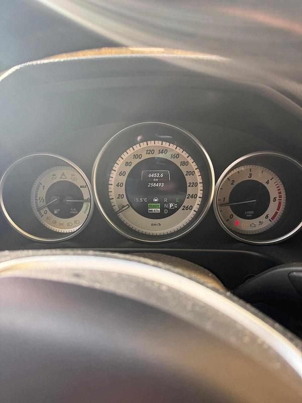 Usado Mercedes E300 204 HP (150 kW) 2015 Outra Sedan