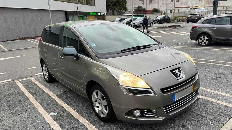 Usado Peugeot 5008 2013 Sedan