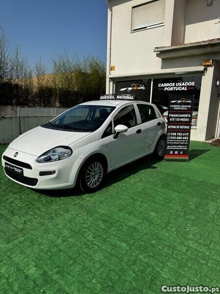 Branco Usado 2016 Fiat Punto Easy Citadino | € 8.990 (Preço justo) - Imagem 1/1