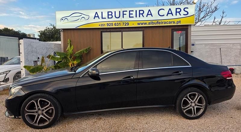 Usado Mercedes E200 Avantgarde 136 HP (100 kW) 2014 Preto Sedan
