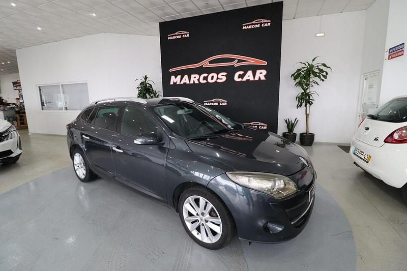 Cinza Usado 2010 Renault Mégane GrandTour Dynamique Carrinha | € 9.400 (Preço justo) - Imagem 1/4