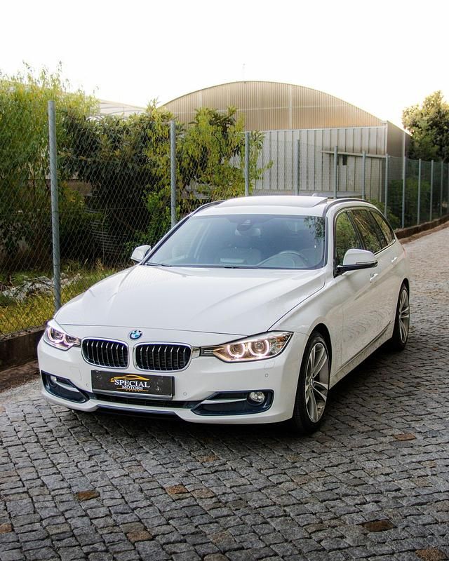 Branco Usado 2015 BMW 318 Sport Line Carrinha | € 18.000 (Preço elevado) - Imagem 1/4
