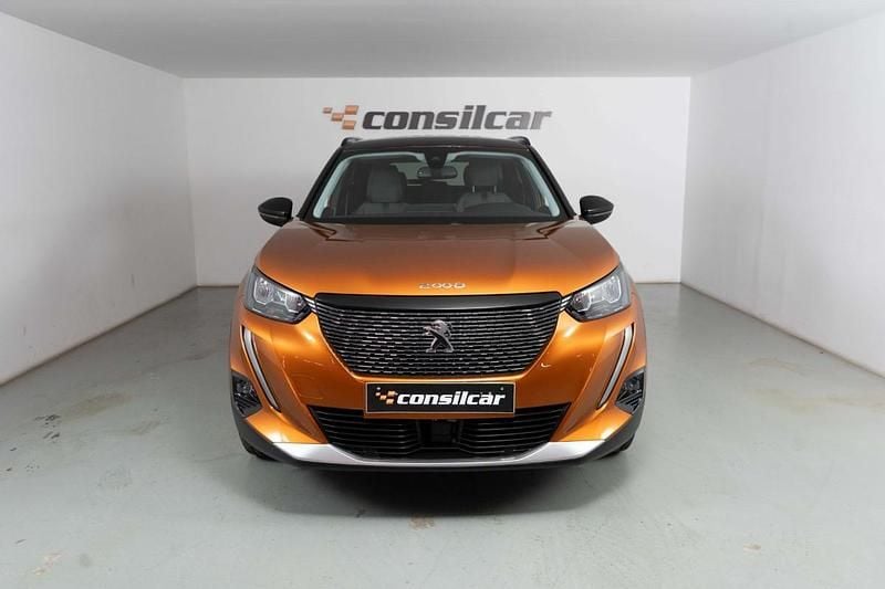 Usado Peugeot 2008 Allure 130 HP (95 kW) 2021 Laranja SUV