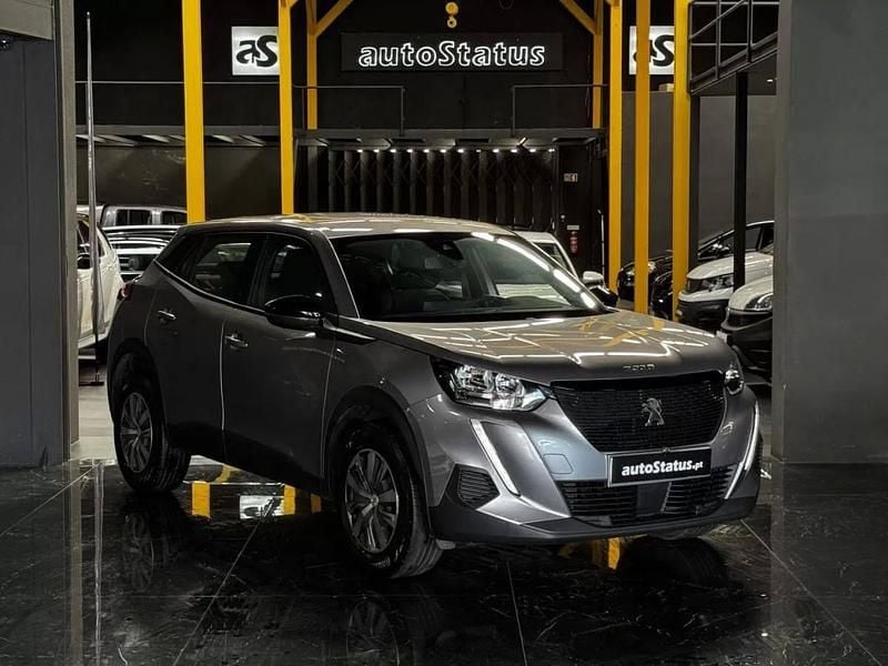 Cinzento Usado 2023 Peugeot 2008 Active SUV | € 17.990 (Preço justo) - Imagem 1/4