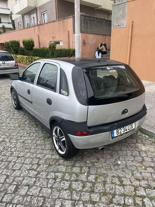 Usado 2000 Opel Corsa Sedan | € 1.000 - Imagem 1/4