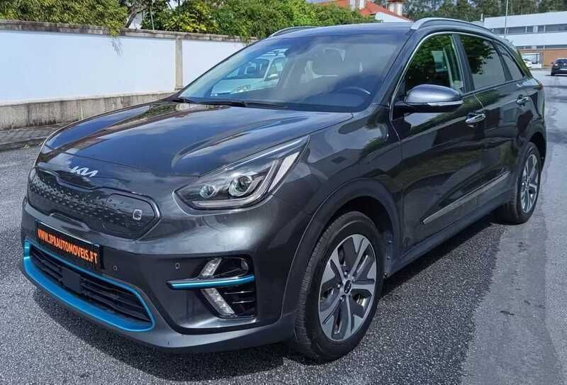 Cinza Usado 2021 Kia e-Niro SUV | € 23.490 (Preço justo) - Imagem 1/4