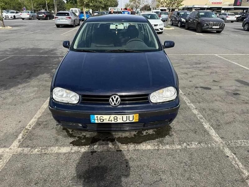 Azul Usado 2003 VW Golf IV Citadino | € 1.500 - Imagem 1/4