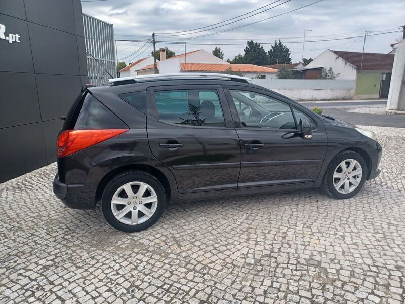 Usado Peugeot 207 Premium 90 HP (66 kW) 2008 Preto Carrinha