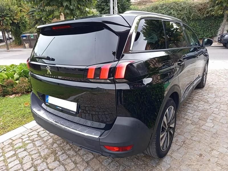 Usado Peugeot 5008 Allure 130 HP (95 kW) 2020 Preto Monovolume