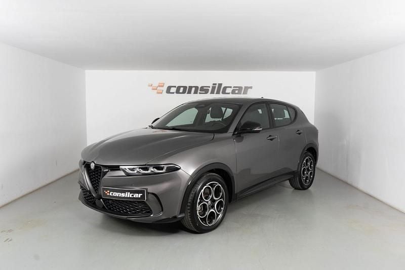 Cinzento Usado 2024 Alfa Romeo Tonale SUV | € 29.890 - Imagem 1/4