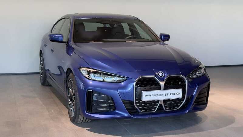 Usado BMW i4 Shadowline 250 kW (340 HP) 2023 Azul portimão metalizada Sedan